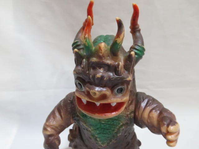 ブルマァク ハワイ版 ウルトラセブン カプセル怪獣 ソフビ 三クラス