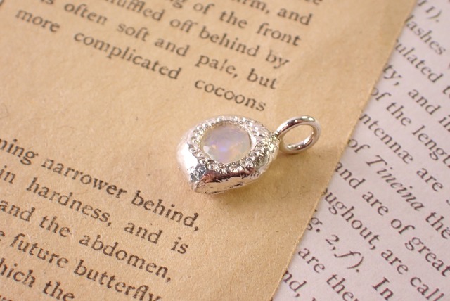 オパールペンダントトップ シルバー925 [D11‐125]