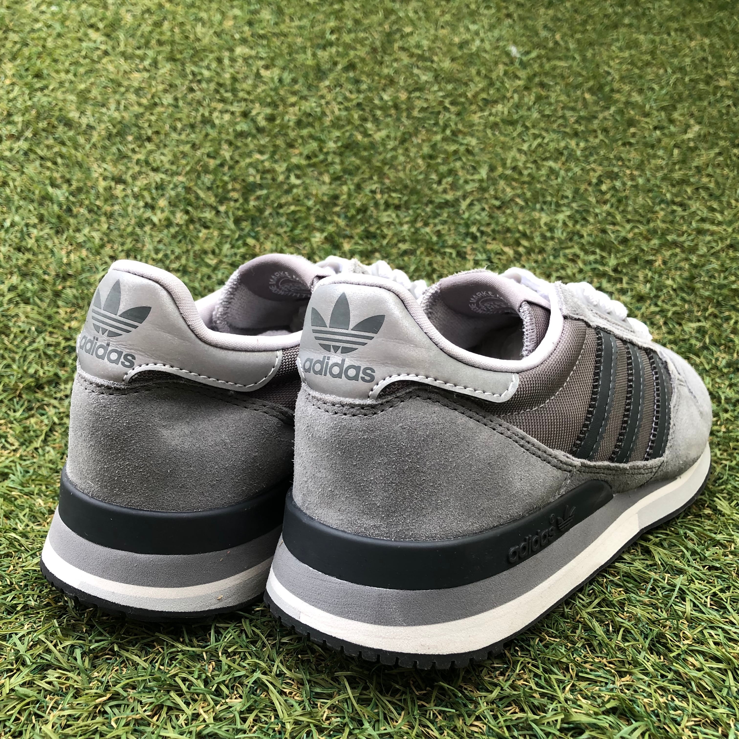 ばにら／おまとめ購入 adidas ホワイト スニーカー 265 ZX 500 RM - メルカリ