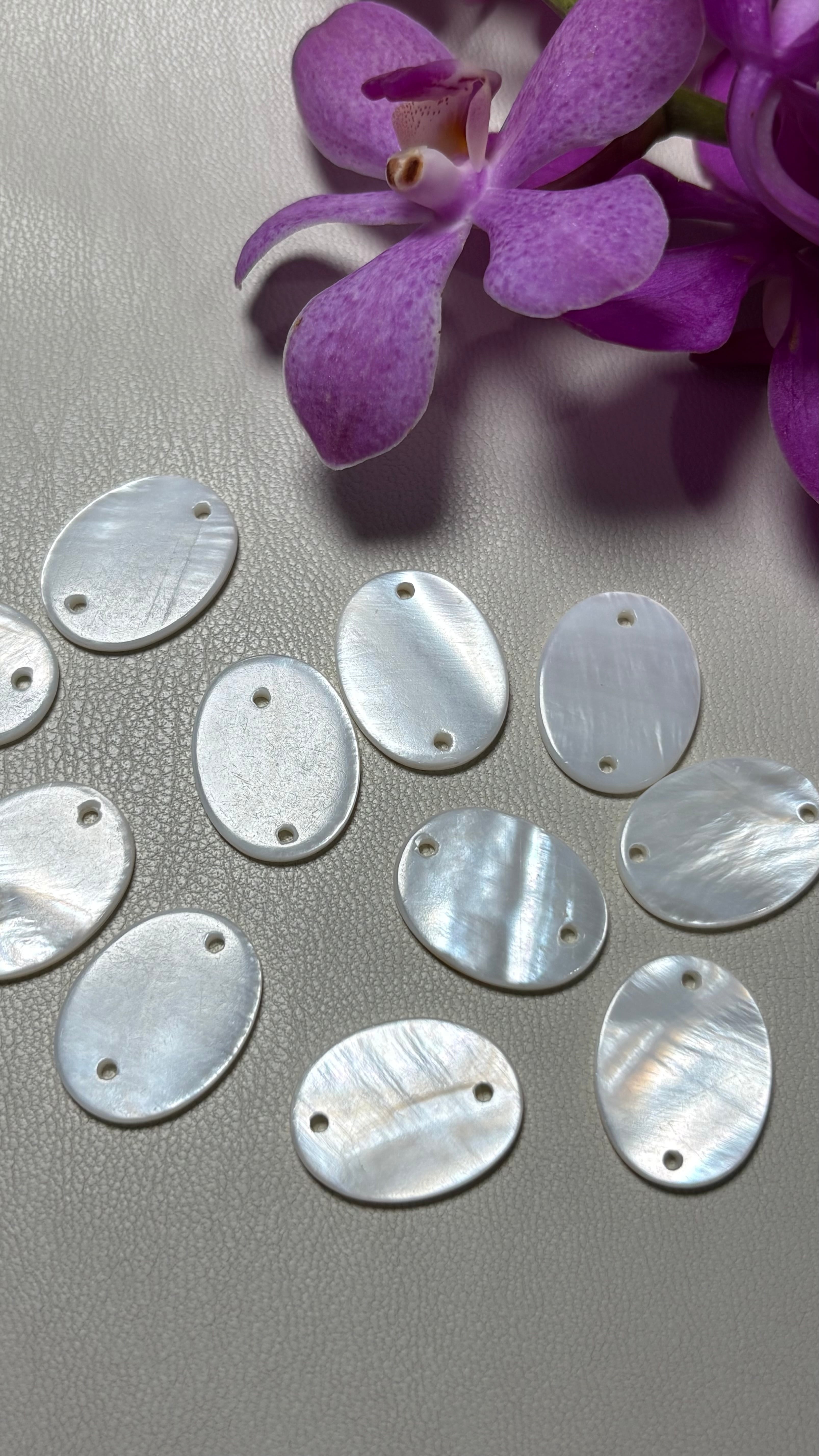Mother of Pearl Oval Connector Beads / 白蝶貝 オーバル 2ペア