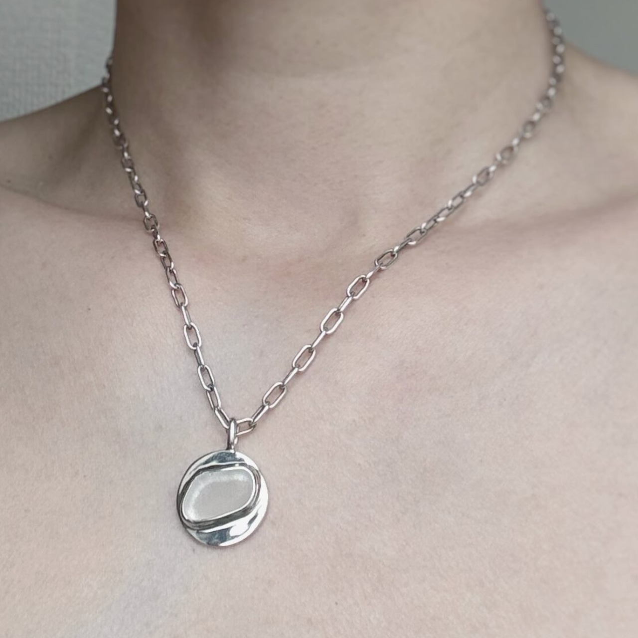 Horizon / Sea Glass Pendant Head Round