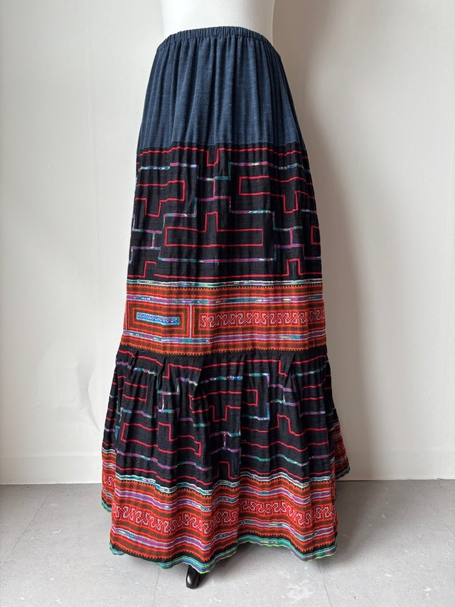 モン族スカート 033 ロング 手刺繍 藍染布