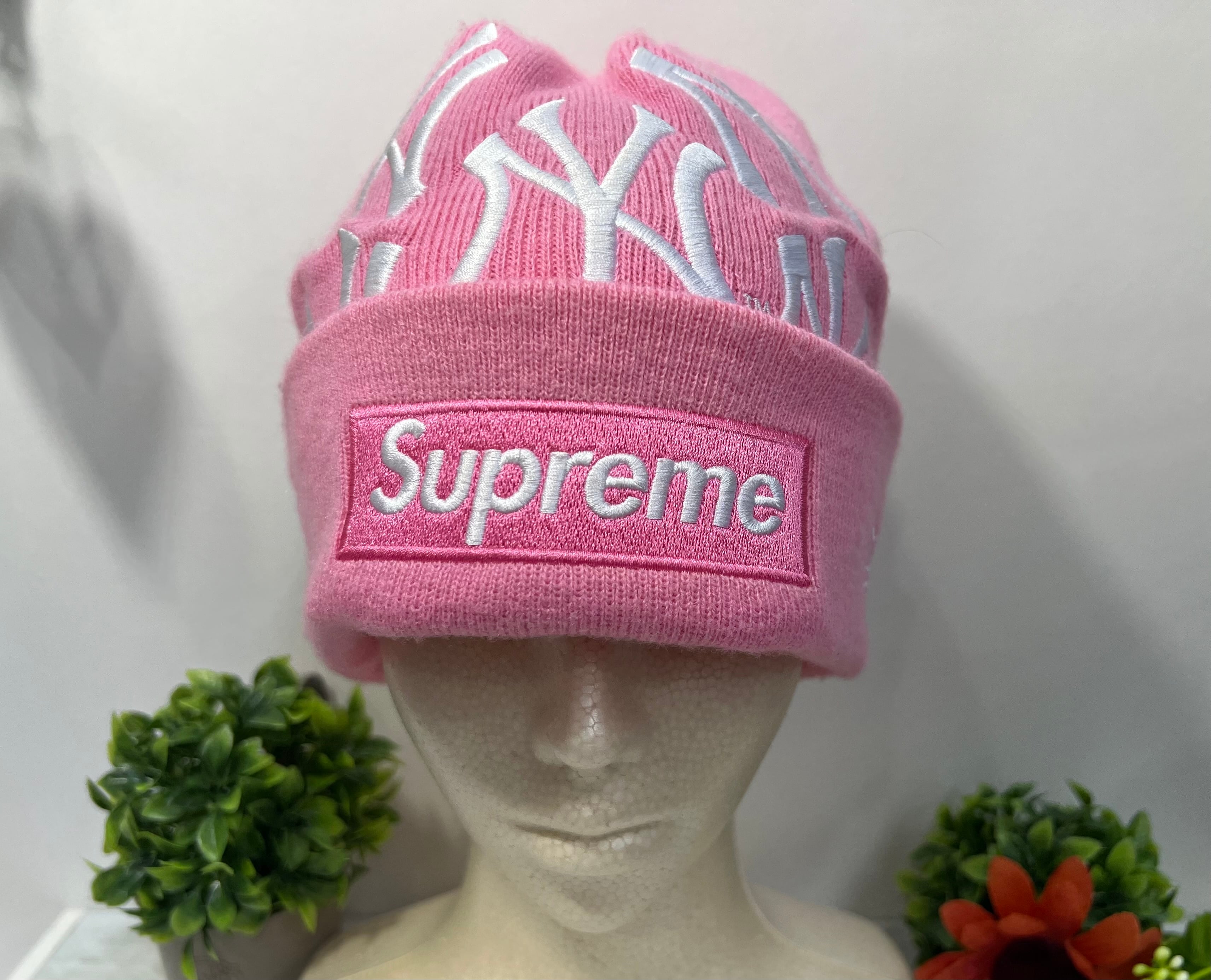 supreme ビーニー ピンク NY コラボ 限定品 NEWERA Supreme × New York Yankees × New Era Box Logo Beanie Pink