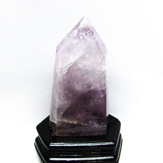 1Kg アメジスト 六角柱 台座付属 虹入り 一点物  152-1686