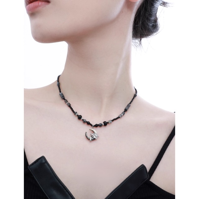 Black bead pendant necklace C1254