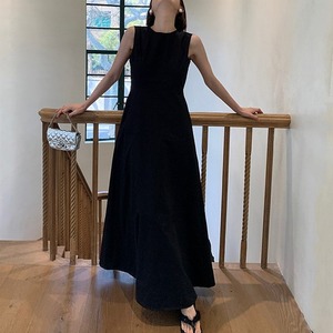 sleeveless long dress