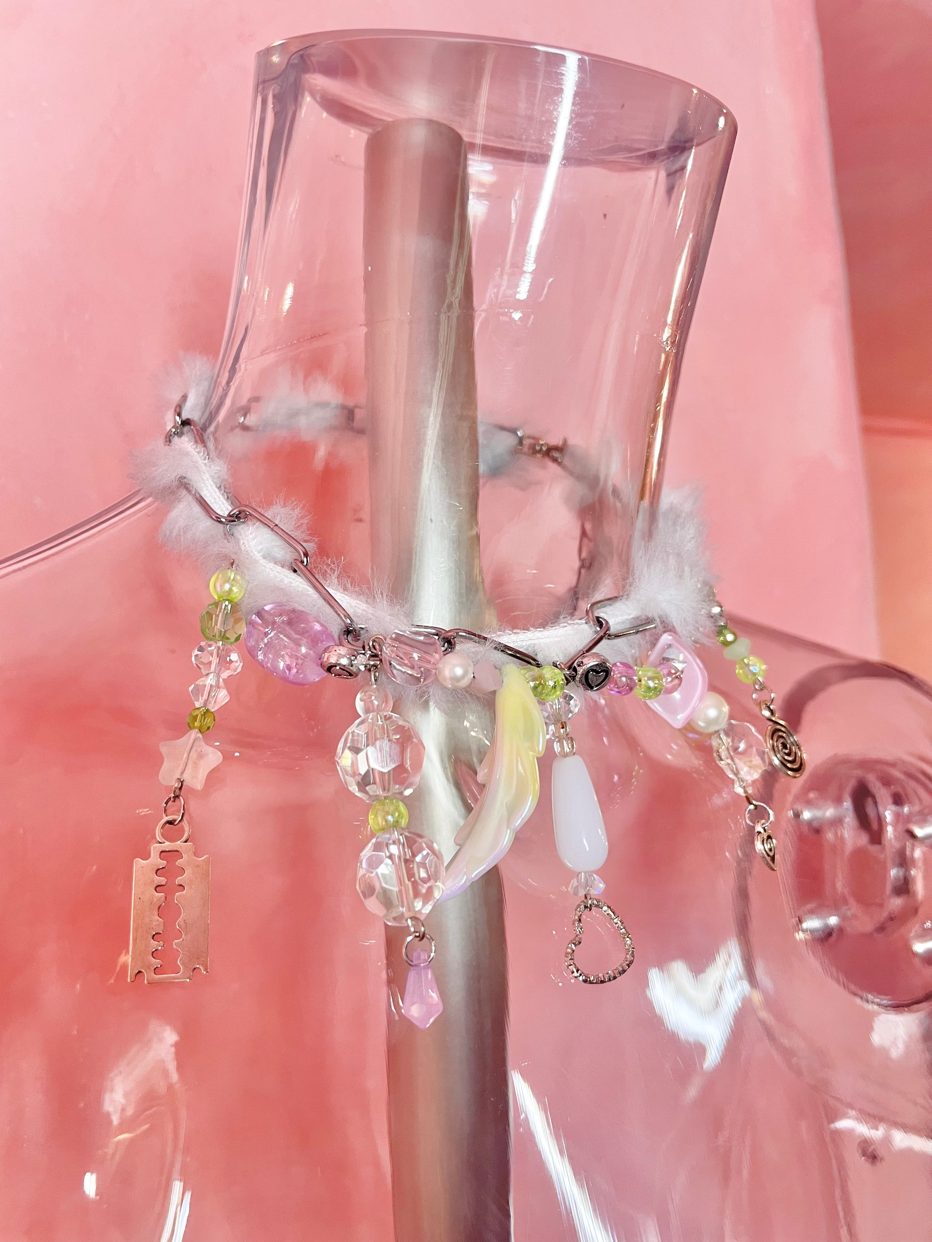 Chunky Charm Necklace 〈White fur/pink/green〉