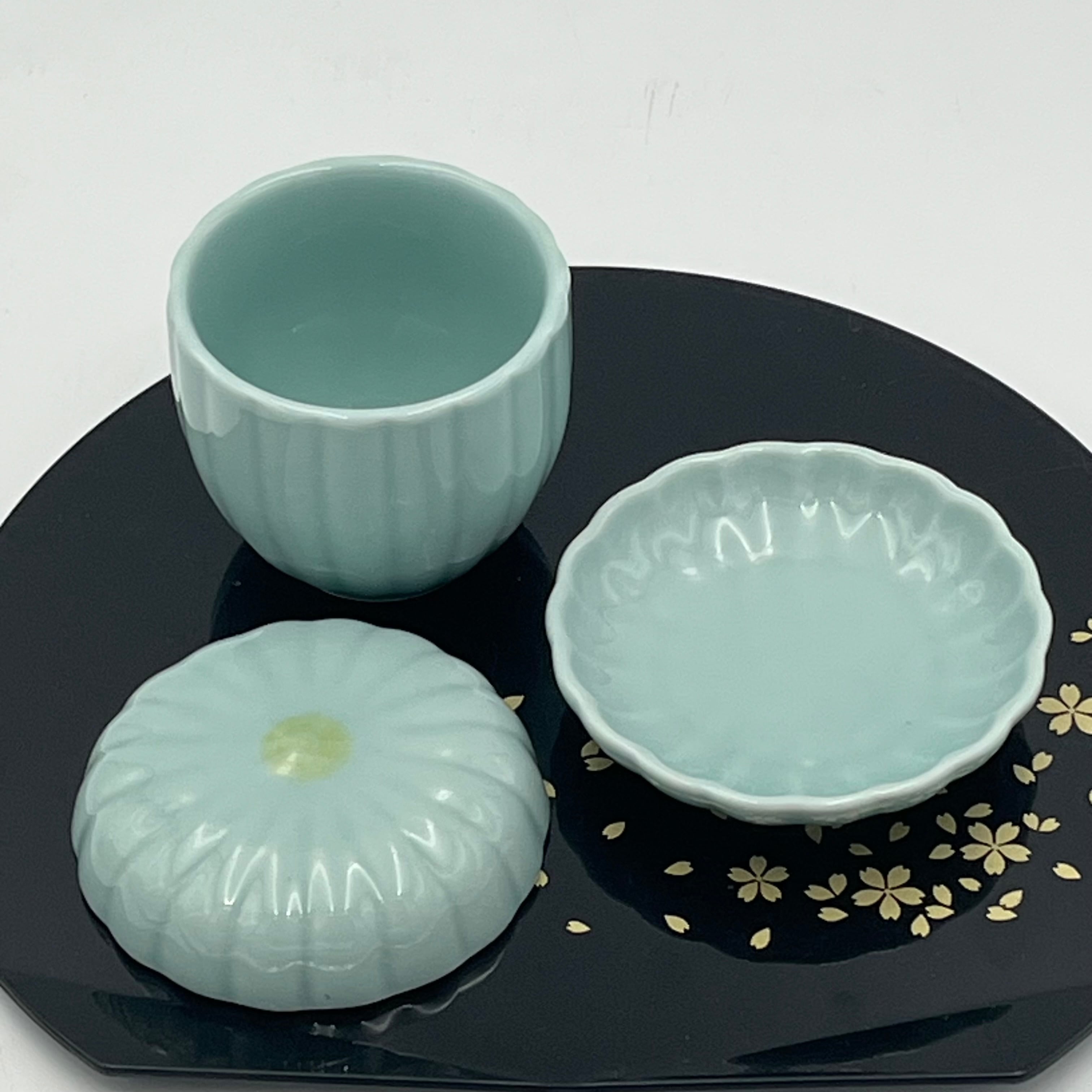 アウトレット品 有田焼 青磁菊型蒸碗 | 有田焼ショップ まるとも陶磁器
