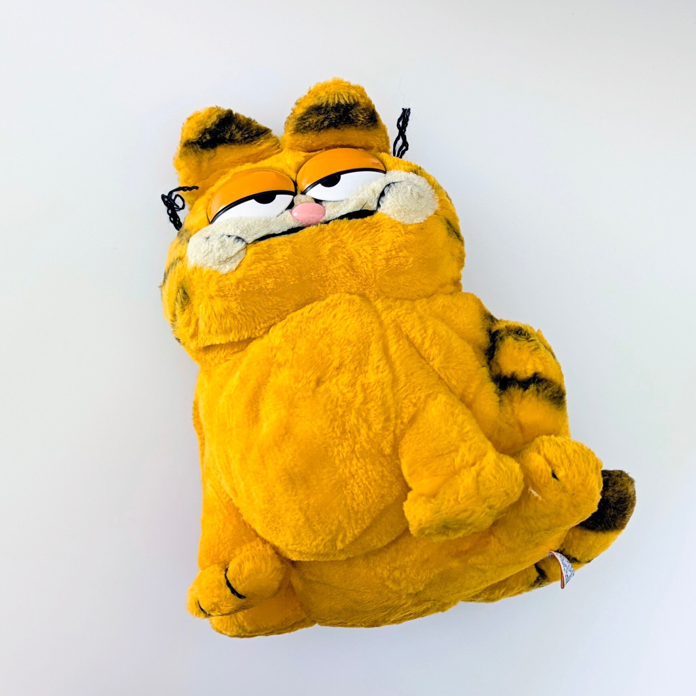 ☆ VINTAGE 1980年代初期 ☆【 Garfield ( ガーフィールド ) 】『 ガーフィールド / おすわり左向き ビッグサイズ！ 』ぬいぐるみ プラッシュ plush 1980年代年製 〚アメリカン雑貨 アメトイ〛