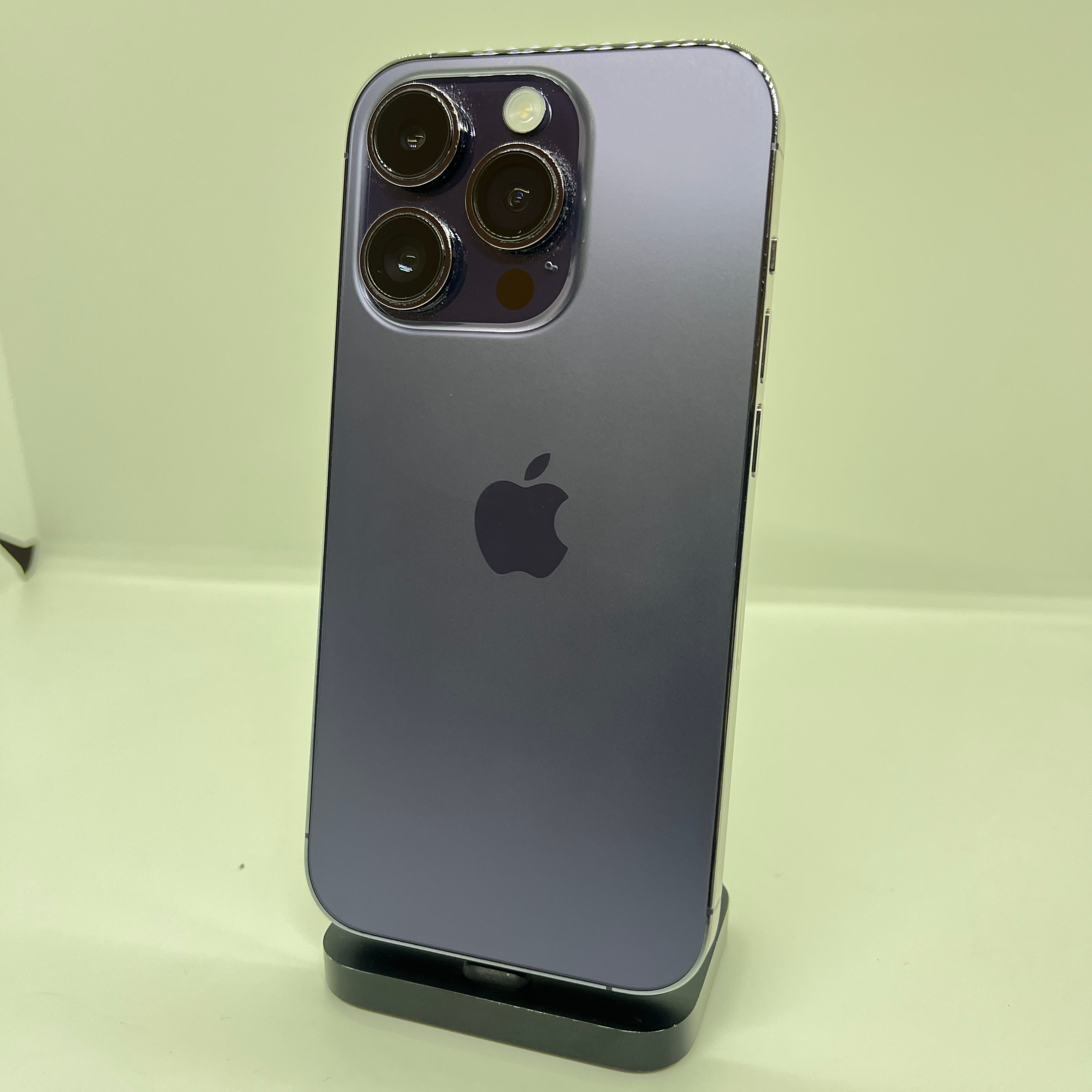 バッテリー最大容量100％】iPhone12 128GB ホワイト【SIMロック解除