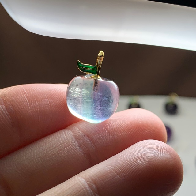 50.フローライトりんご・ペンダントトップ