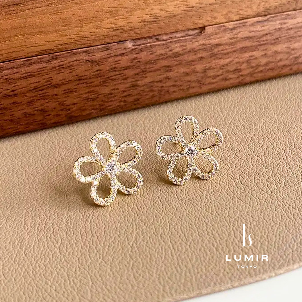 ブリリアントフラワーピアス