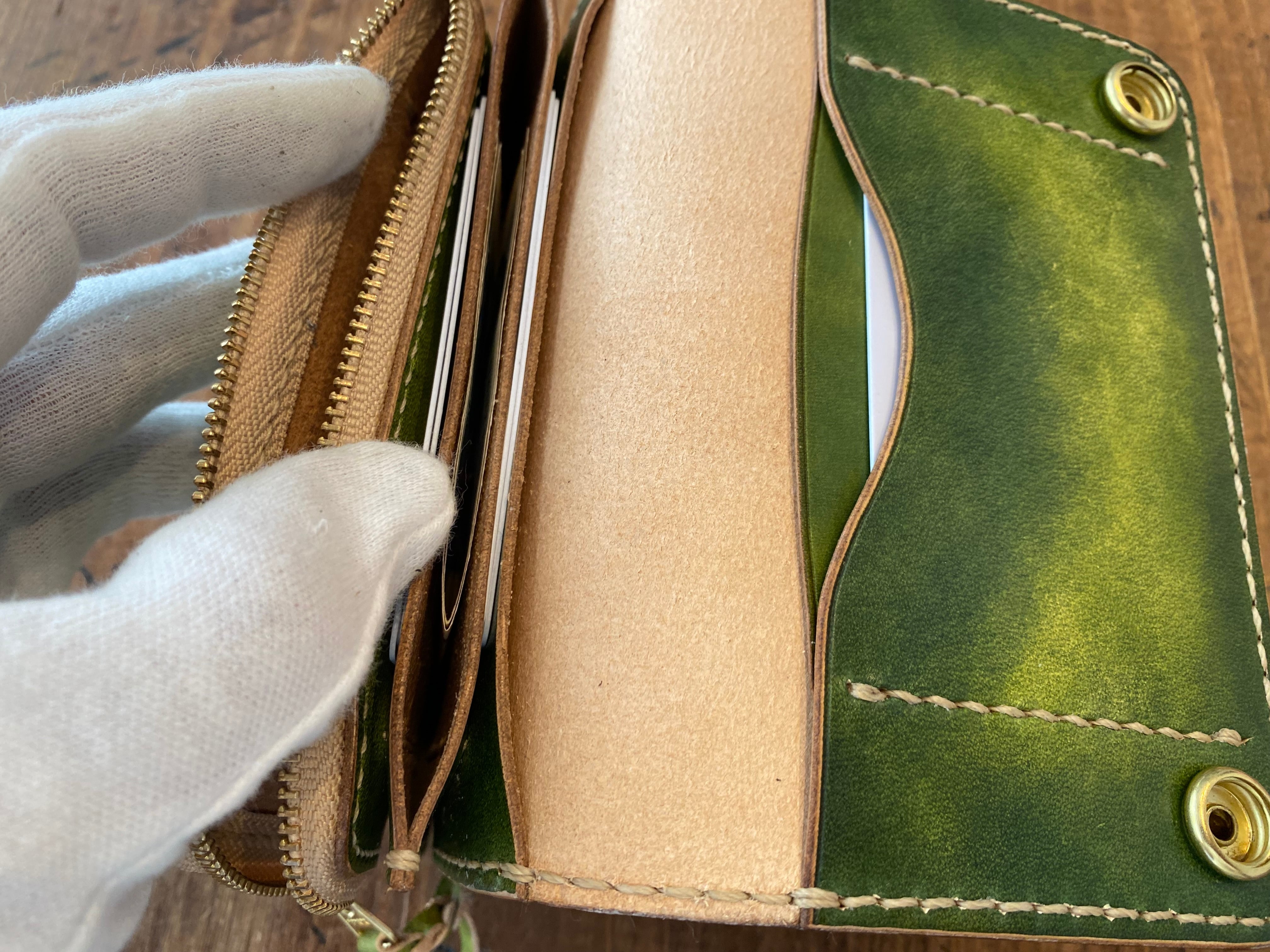 ショートトラッカーウォレット【46】 （姫路レザー、カーキ/オリーブ）チェーン付 トラッカーウォレット ショート グリーン 緑 財布 | ashitae