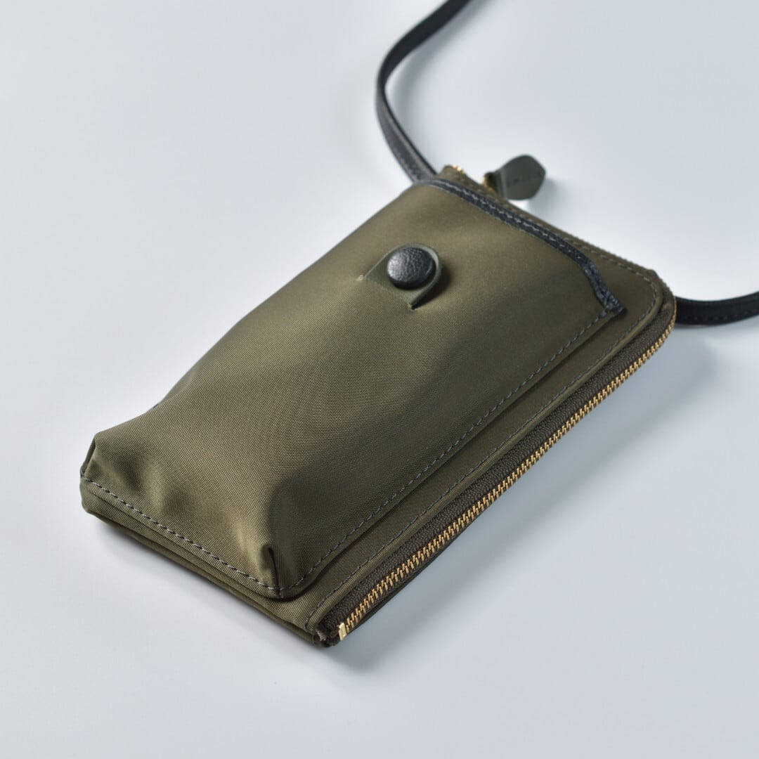 mononogu もののぐ MS2-DV モバイルショルダー・オリーブ イタリア製のリモンタナイロンを使用した高級感があり機能的なモバイルショルダー