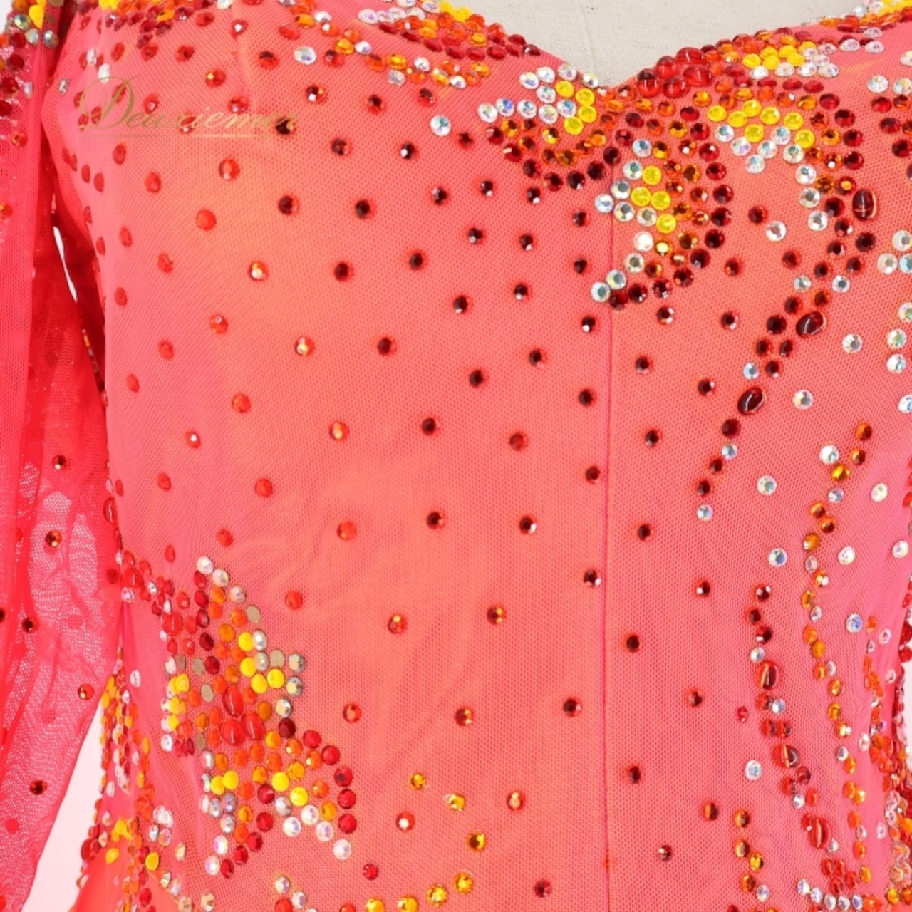 社交ダンス 衣装 スタンダードドレス 朱色 KAORI カオリ デモ 競技 ダンス パーティ 発表会 フリル レース 黄色 大きめ レッド系 オレンジ系 ダンス衣装 フォーマルドレス 舞台衣装 輝き おしゃれ 大人用 女性用 競技用