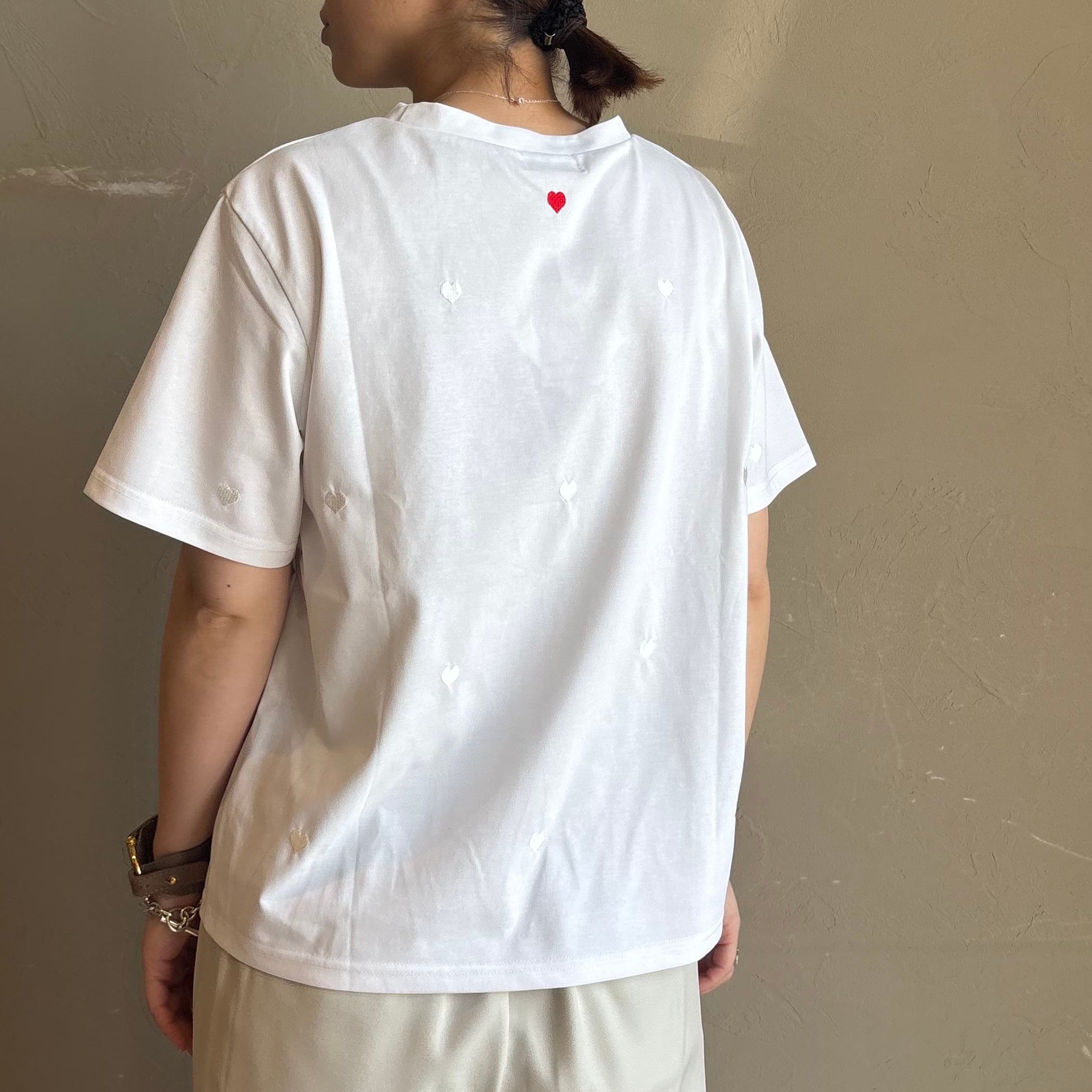 【 ROSIEE 】ハート刺繍Tシャツ