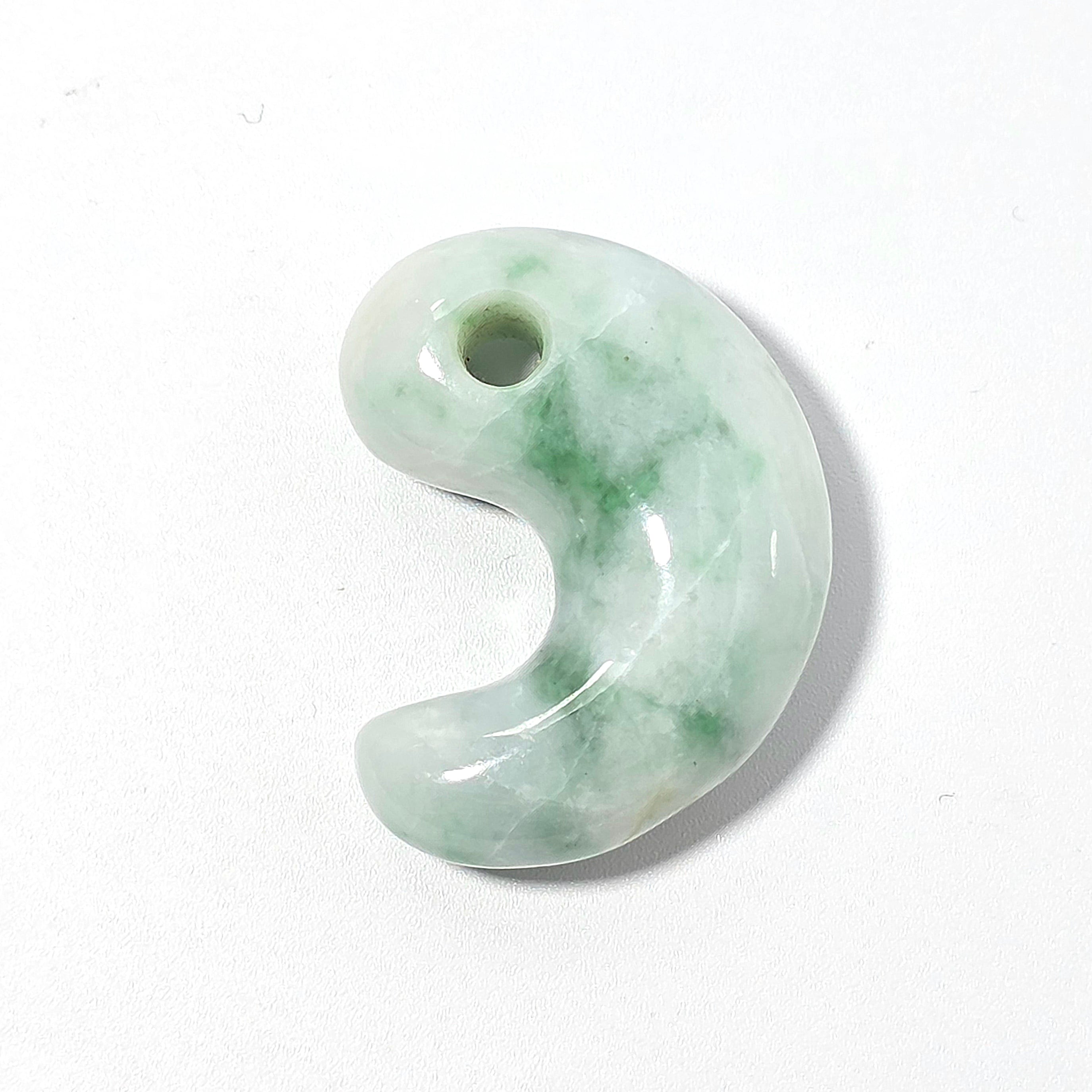 勾玉 | 糸魚川翡翠工芸家 赤羽可行BASE