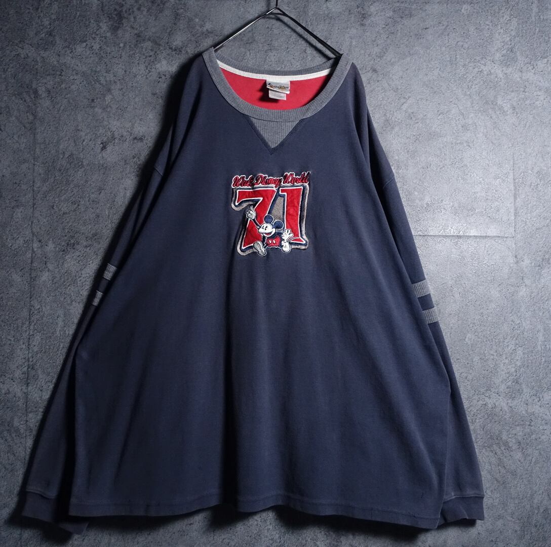 90s “Disney” Blue Gray Mickey Embroidery Design Sweat