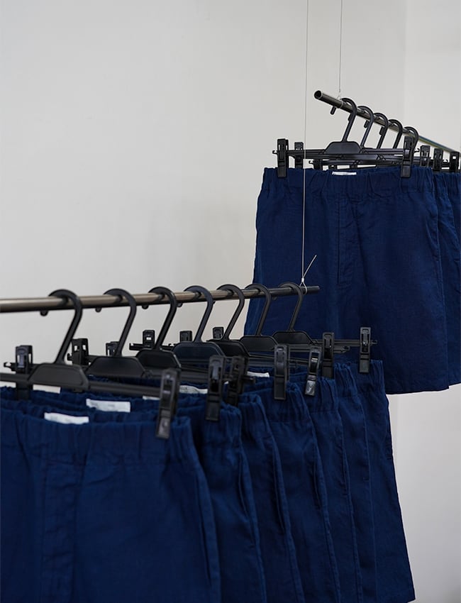 aulico : LINEN SHORT PANTS / NAVY | aulico