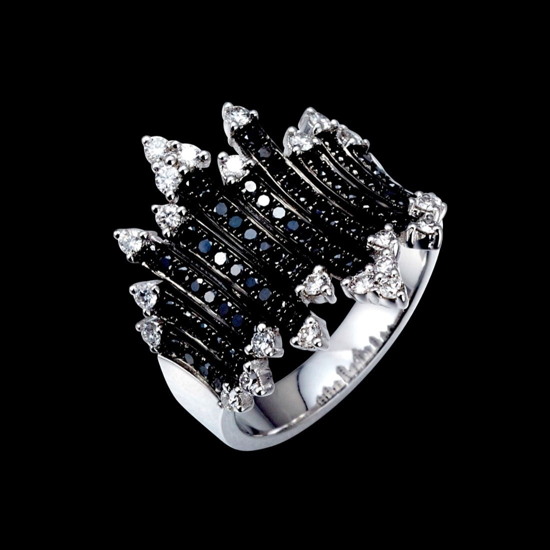 K18 ダイヤモンド＆ブラックダイヤモンドリング 6g size13 K18 ダイヤモンド＆ブラックダイヤモンドリング 6g size13 K18YG