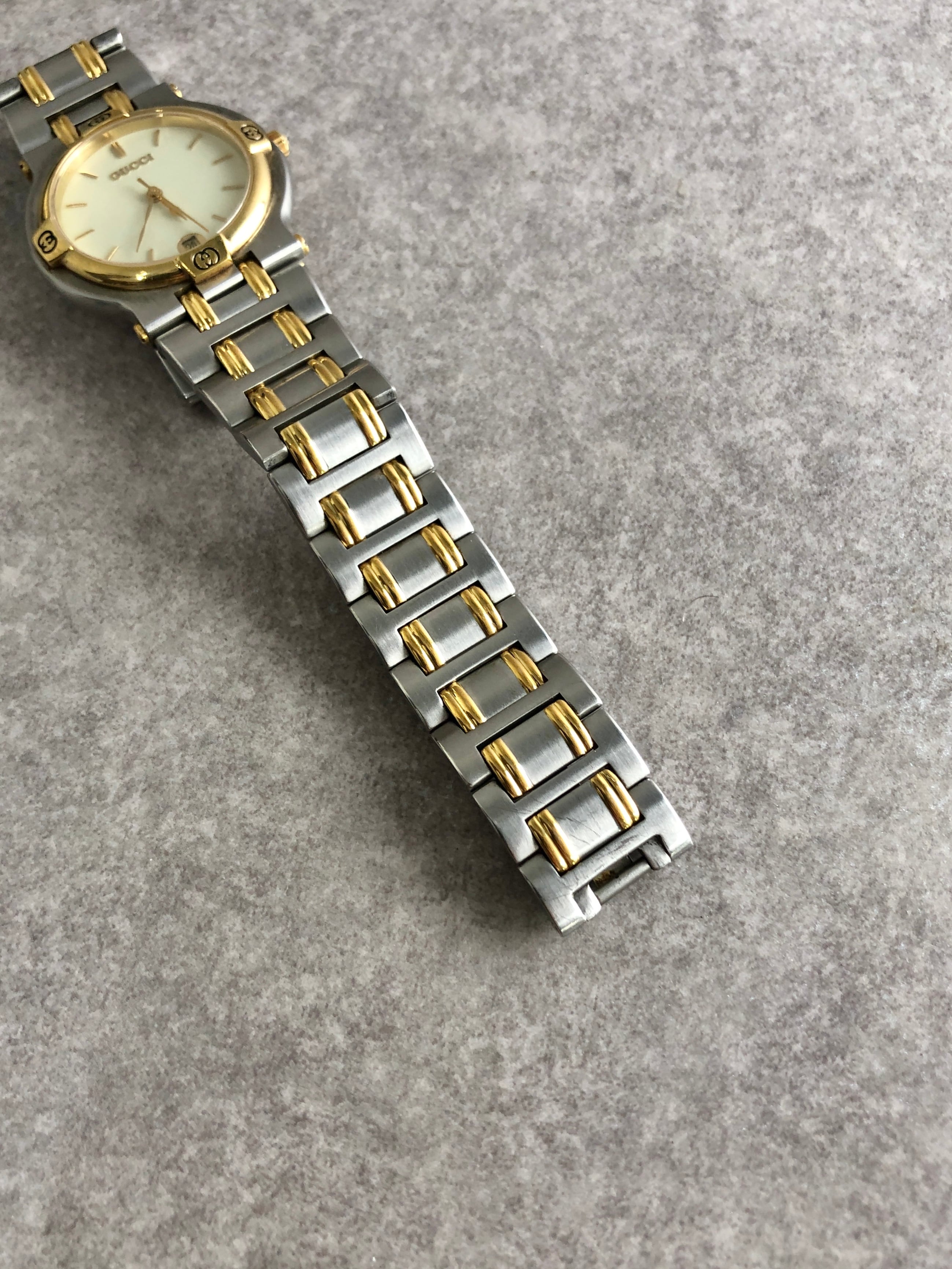 GUCCI グッチ 腕時計 シルバー×ゴールド ステンレススチール 9000M