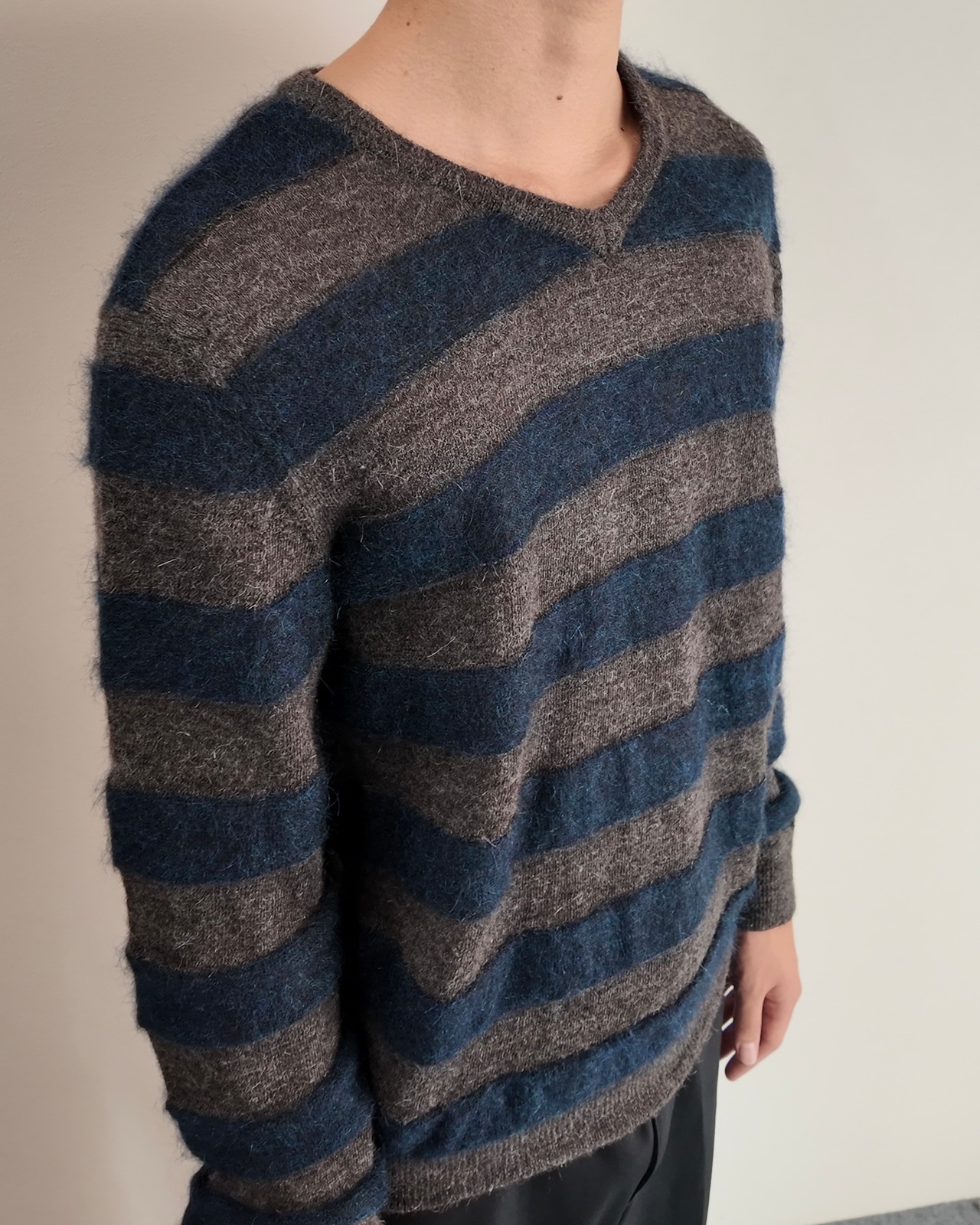 【COSTUME NATIONAL】dark tone border knit