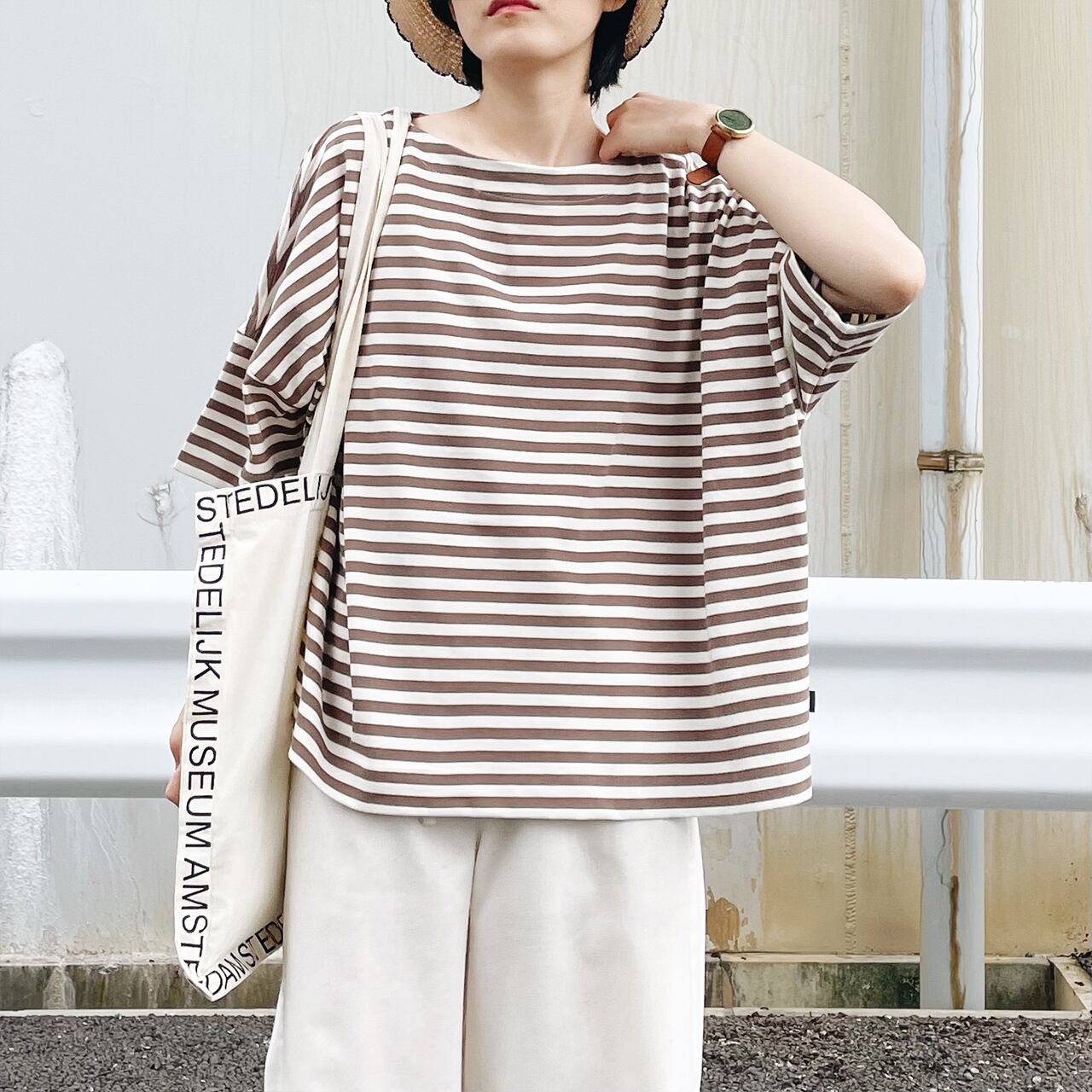 Over size border T-shirt (cafe au lait×kinari)