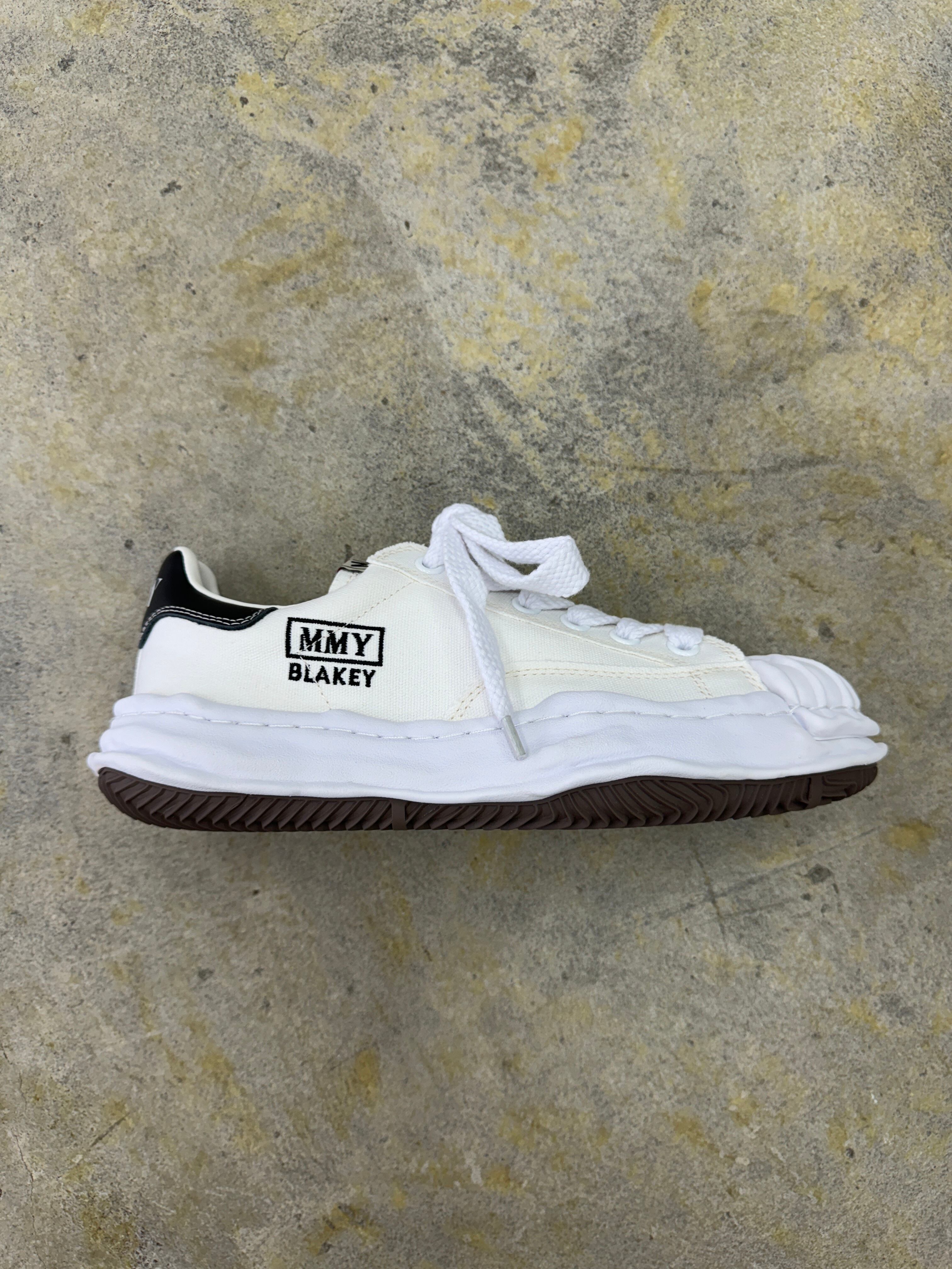Maison MIHARA YASUHIRO | BLAKEY LOW CANVAS (A08FW735) | WHITE | HOWDAY