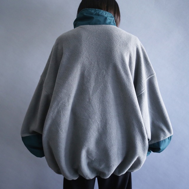 "Columbia" good coloring switching design over wide silhouette high-neck fleece blouson