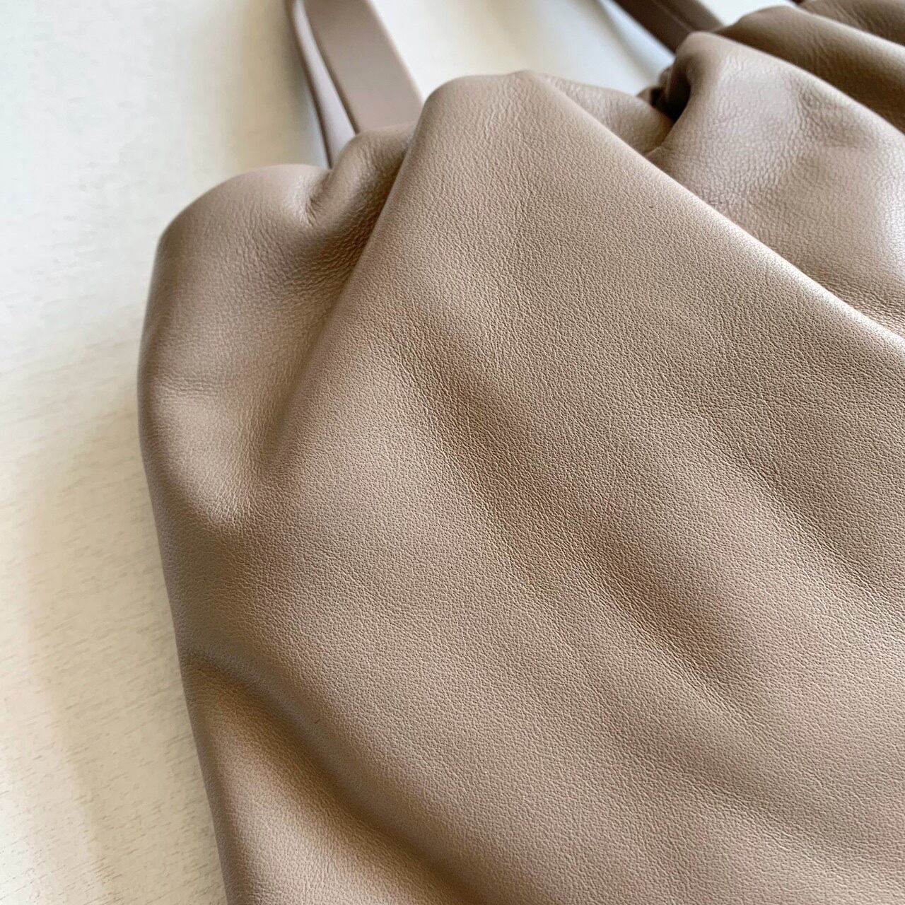 Aeta】SHEEP LEATHER COLLECTION / ELASTIC TOTE:S / SH09 Aeta】SHEEP LEATHER COLLECTION / ELASTIC TOTE:S / SH09