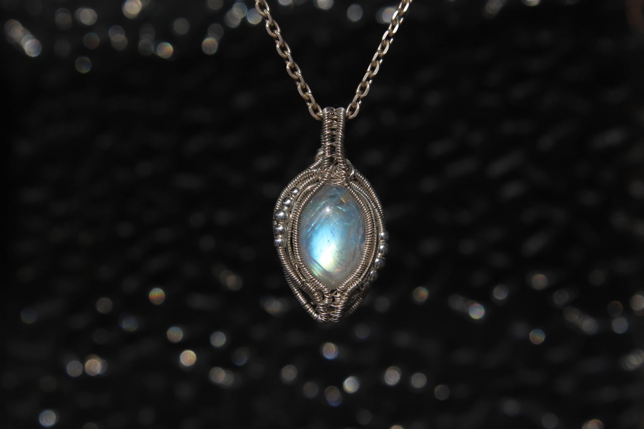 Rainbow moonstone silver925 wire wrapping  pendant