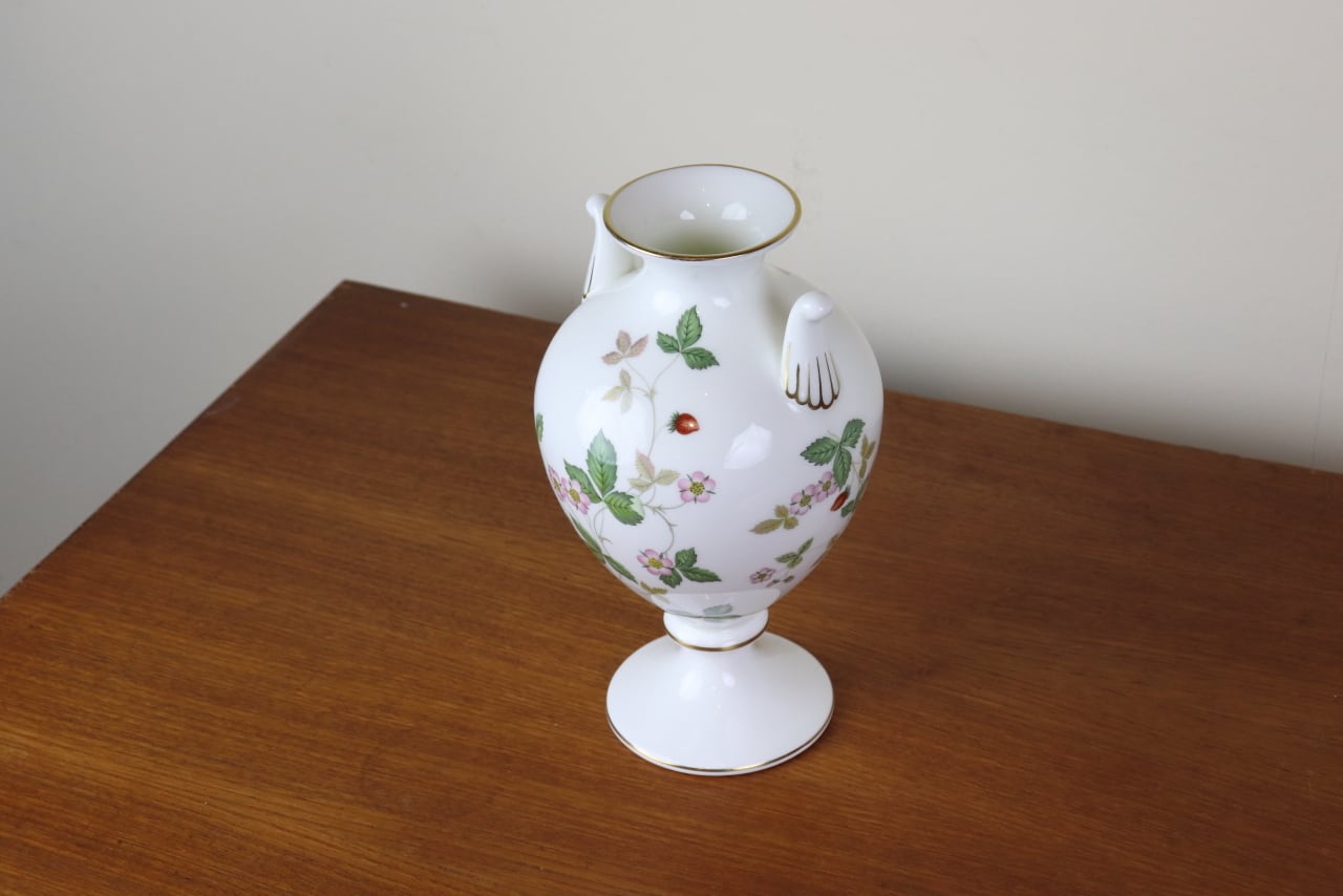 ウェッジウッド 花瓶　ワイルドストロベリー フラワーベース