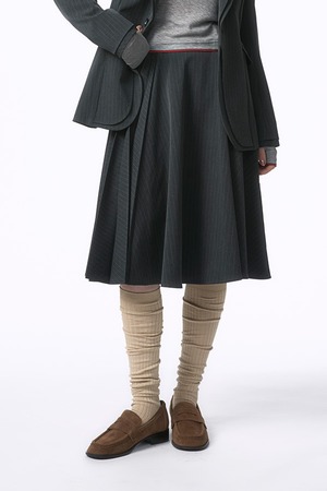 ご予約商品(3月中旬発送)【Nora Lily】「elle」Pin Stripe Half Switching Pleated Skirt-Dark Grey Stripe