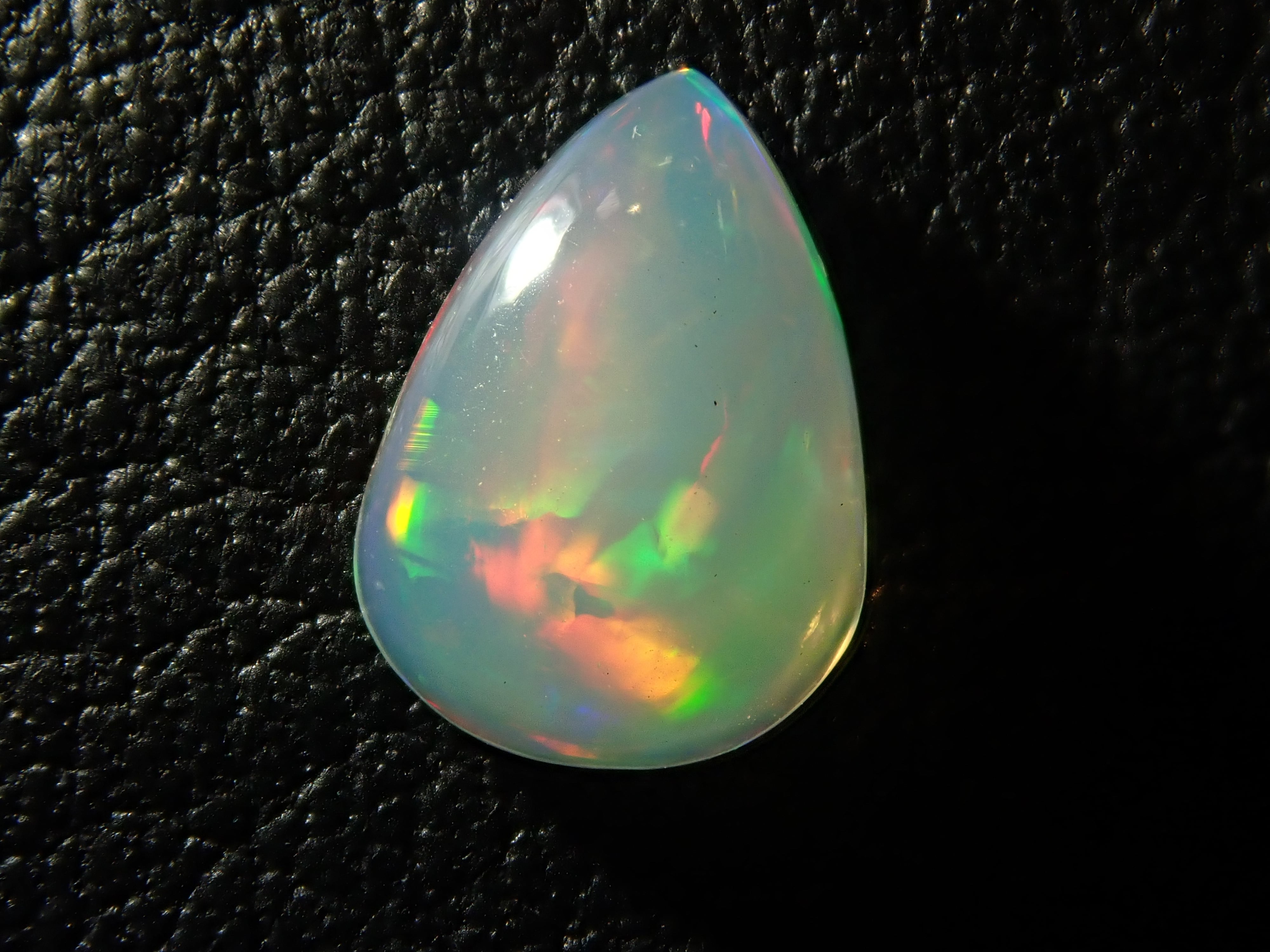 エチオピアンオパール　ルース エチオピア産オパール 0.576ct | Gem Shop Urcaguary(ウルカグアリー