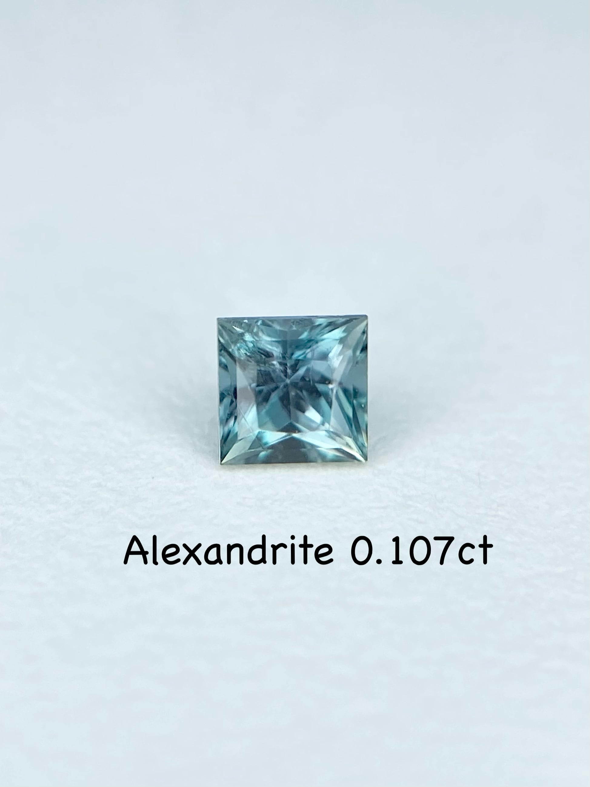 年末年始SALE ~2026/1/5】【やや大きめのキズあり】アレキサンドライト