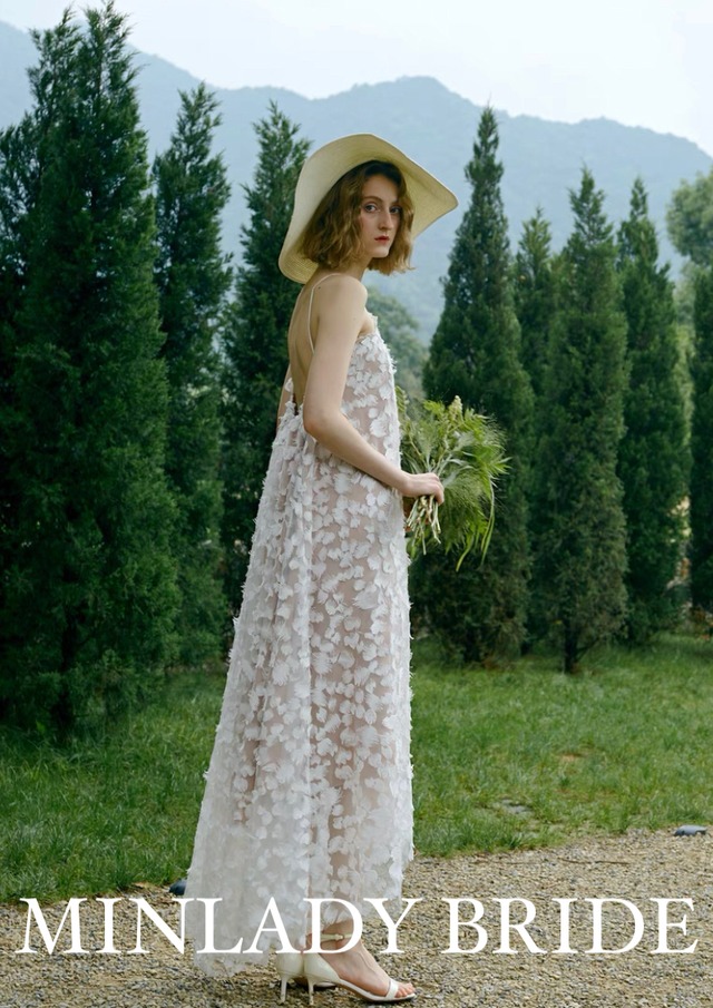 フェザー　ウェディングドレス　