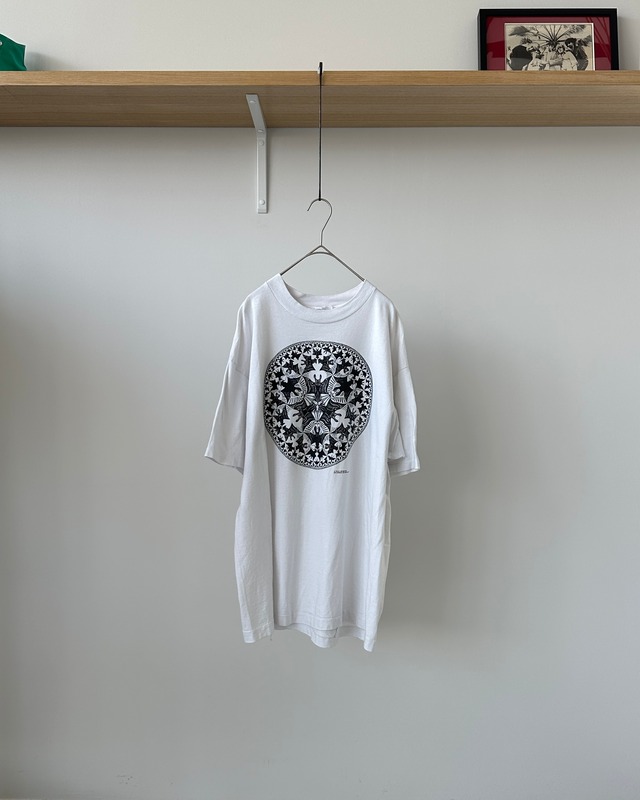 -M.C. ESCHER- Vintage 90s Print T-Shirt