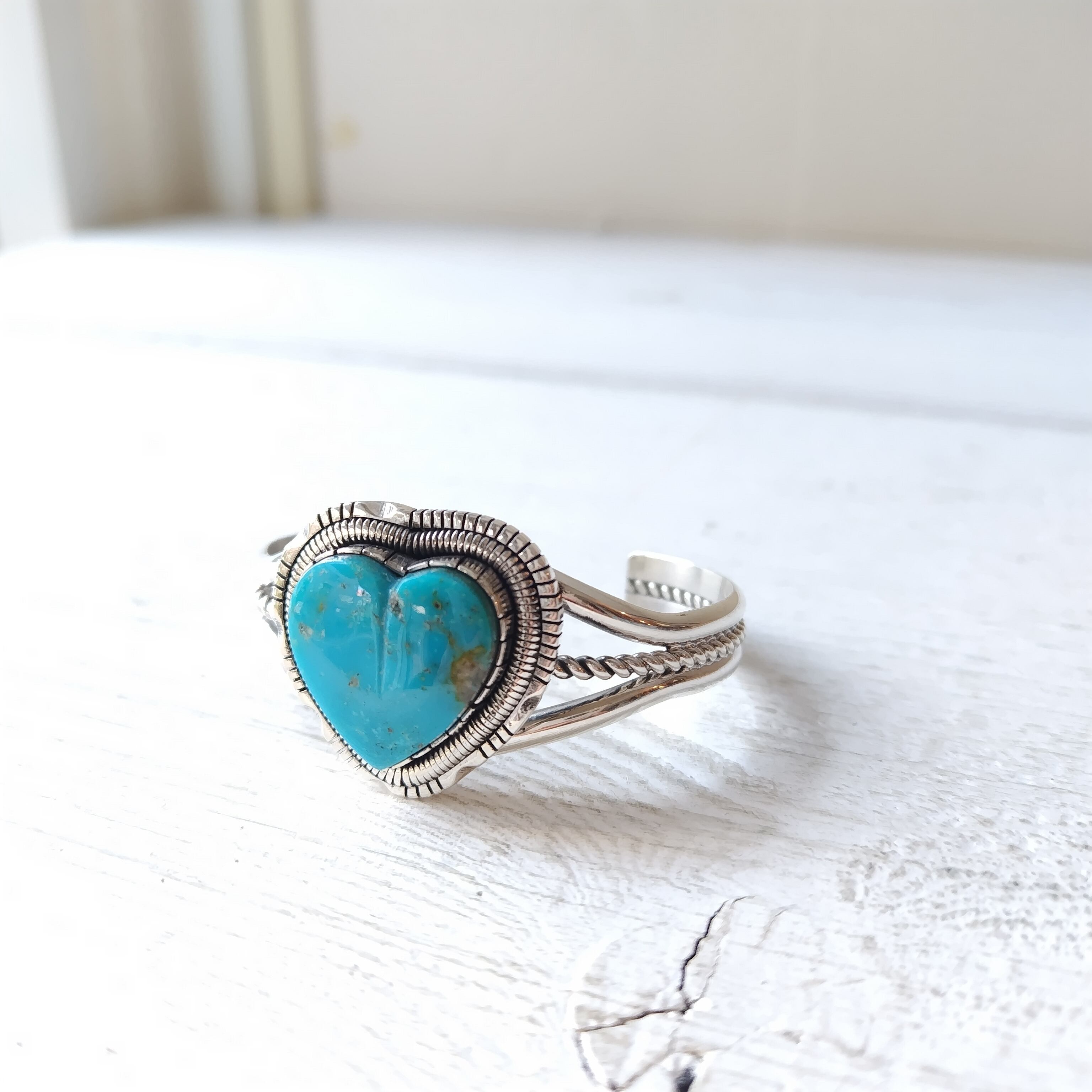 ナバホ WALTER VANDEVER Kingman Turquoise ハート シルバー バングル 