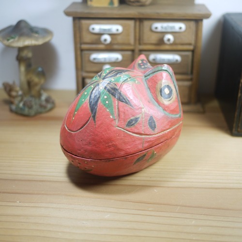 木彫りのカエル　バリ　インドネシア　