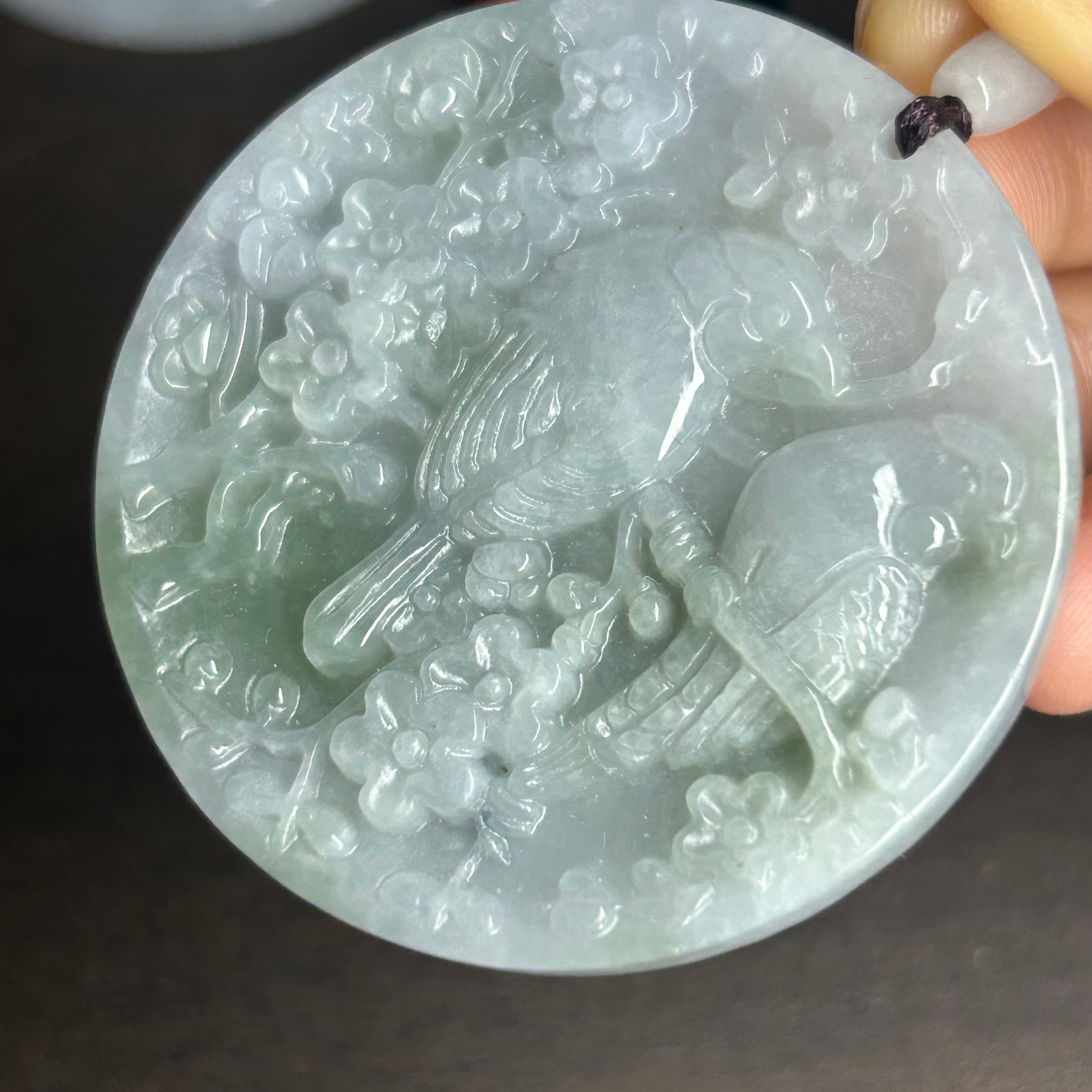 本翡翠ペンダント 花と鳥 ミャンマー産 みずみずしい 無含浸 無着色