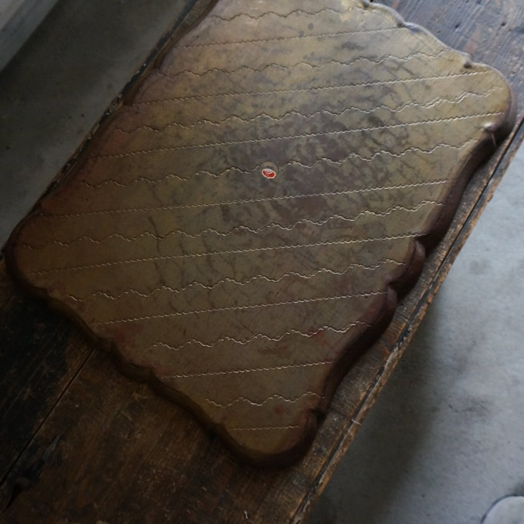 古いイタリアのトレー