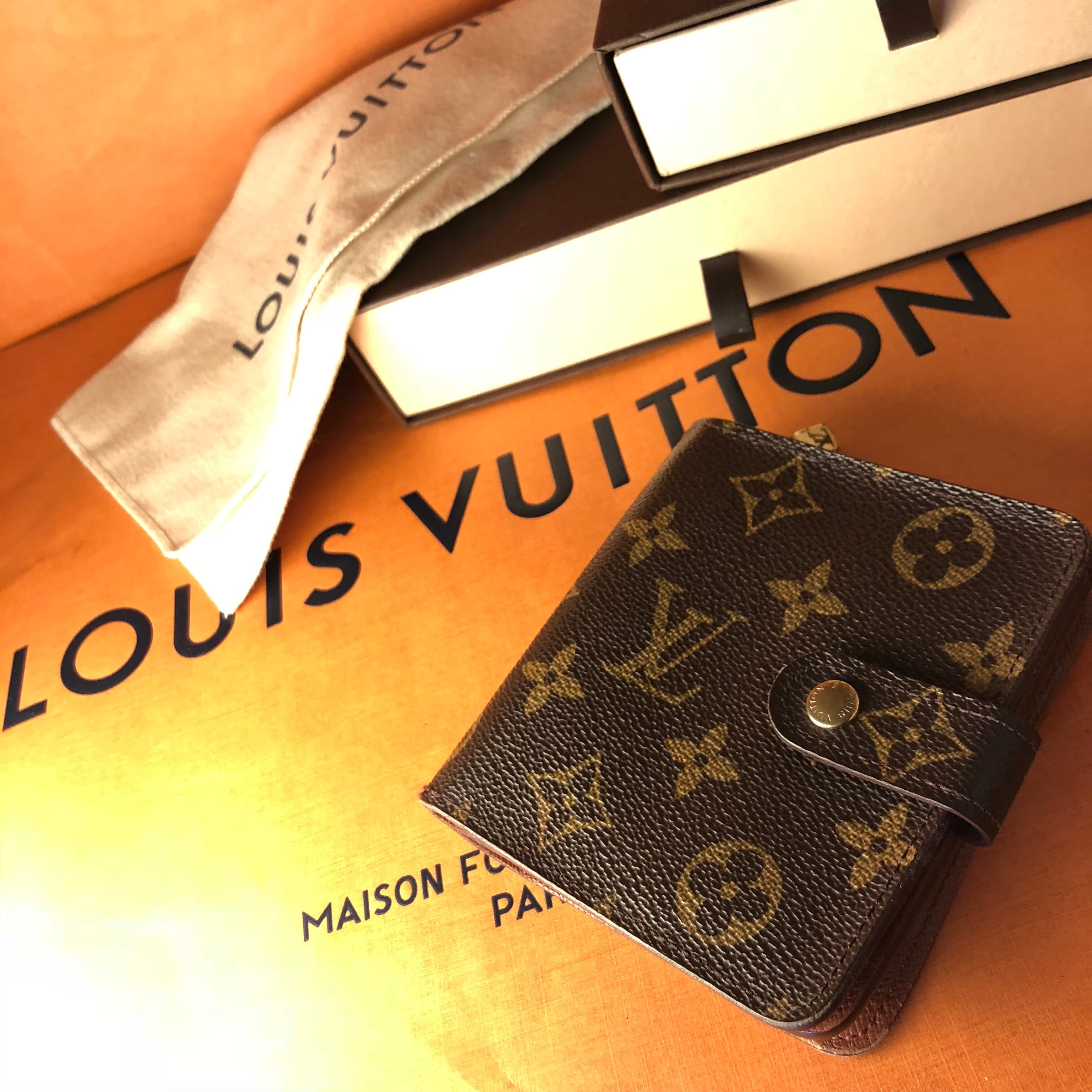 LOUIS VUITTON ヴィトン コンパクト ジップ  二つ折り財布