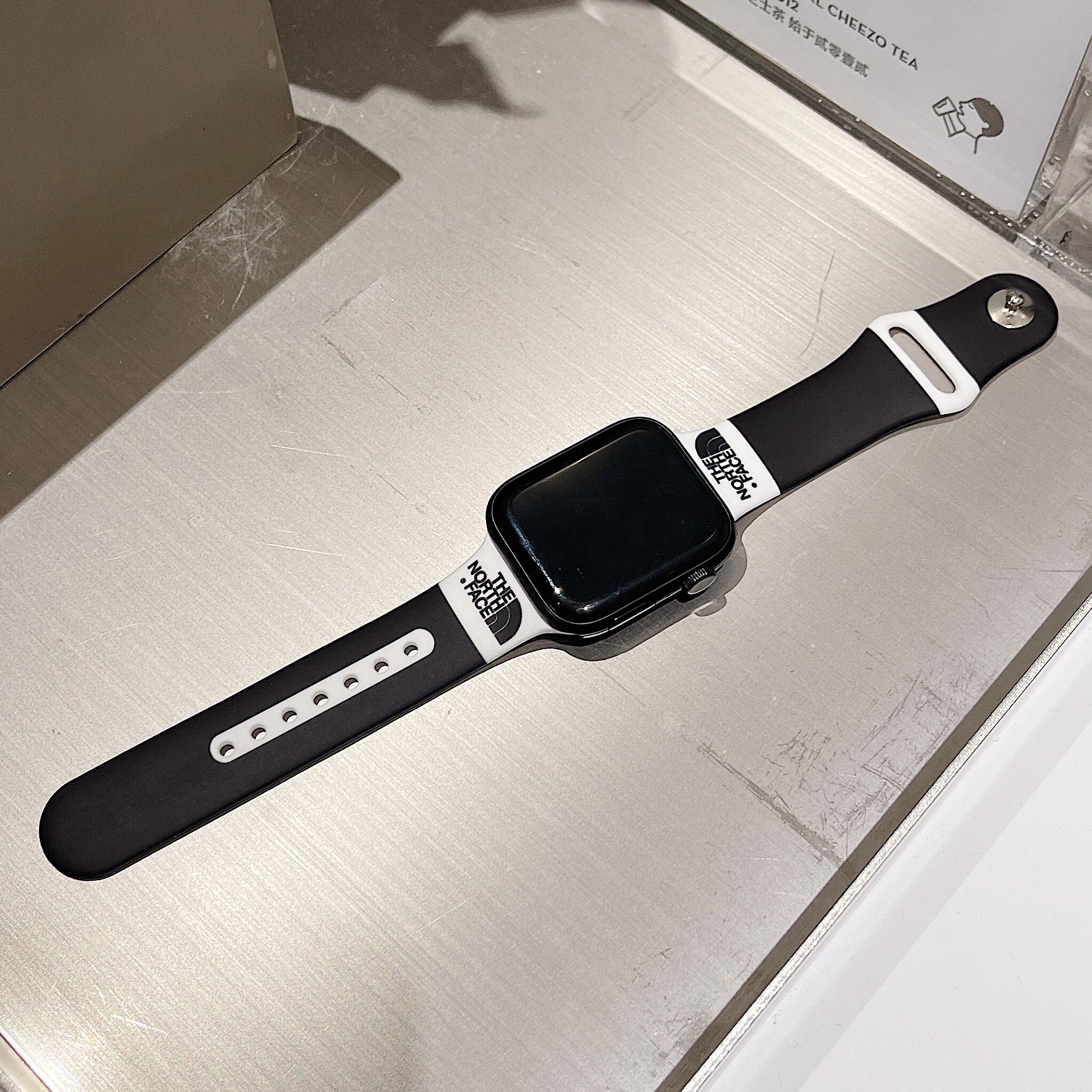 ノースフェイス アップルウォッチ バンド Apple Watch ベルト シリコン 38 40 41mm 42 44 45mm スポーツバンド 交換用 ラバーベルト おしゃれ S M おしゃれで可愛いairpodsケース Apple Watchバンド Iphoneケース専門店 New I