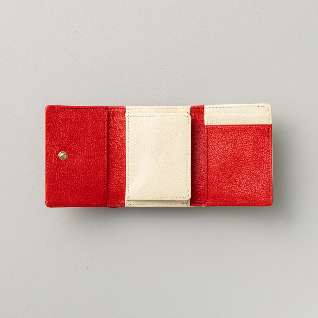 3つ折りミニ財布（エンボス） | パッションチェリー | JOGGO stock