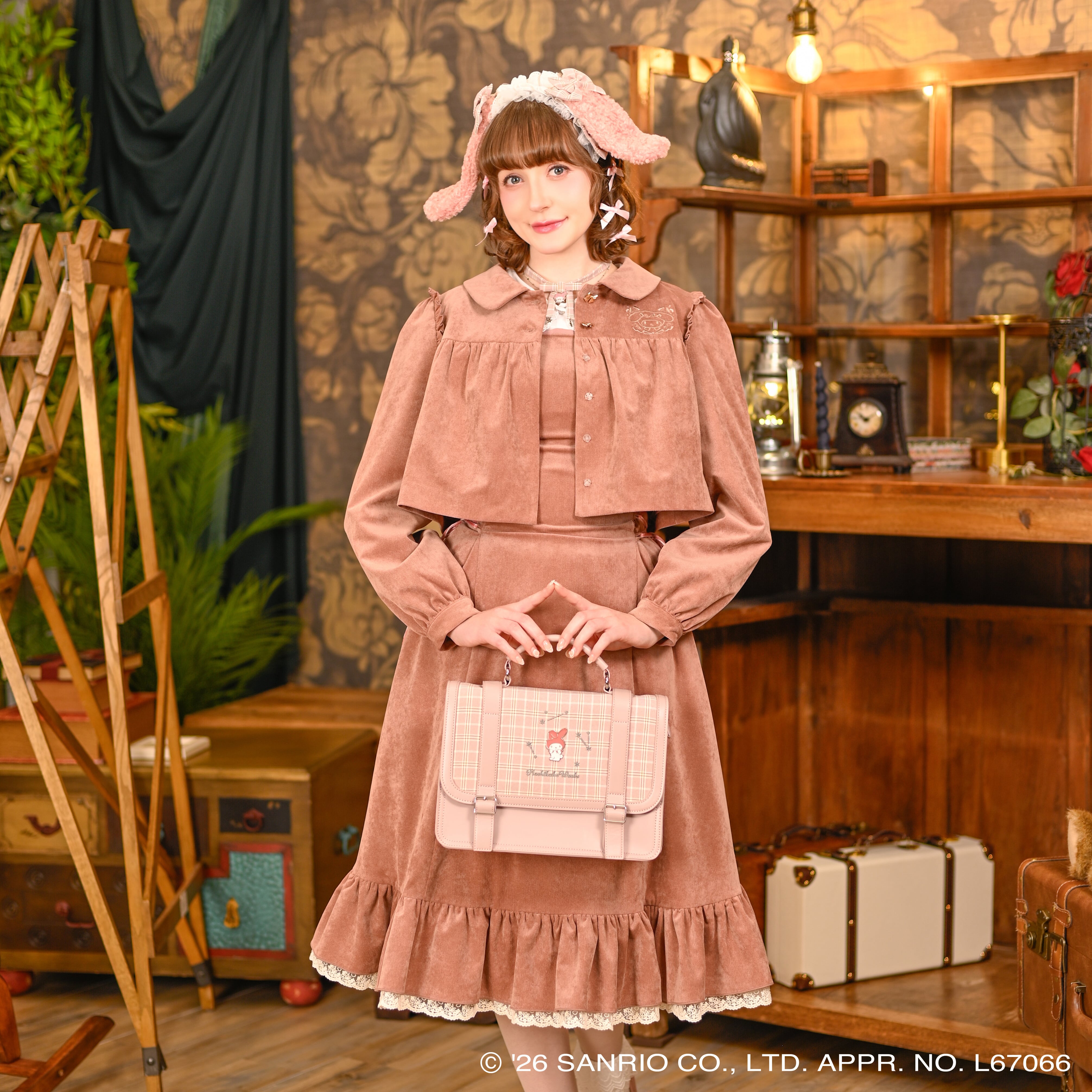 【希少・美品】バーバリー スクエア スモセコ アイボリー クォーツ レディース コラボ商品】Sanrio characters x HoshibakoWorksコラボレーション2Way
