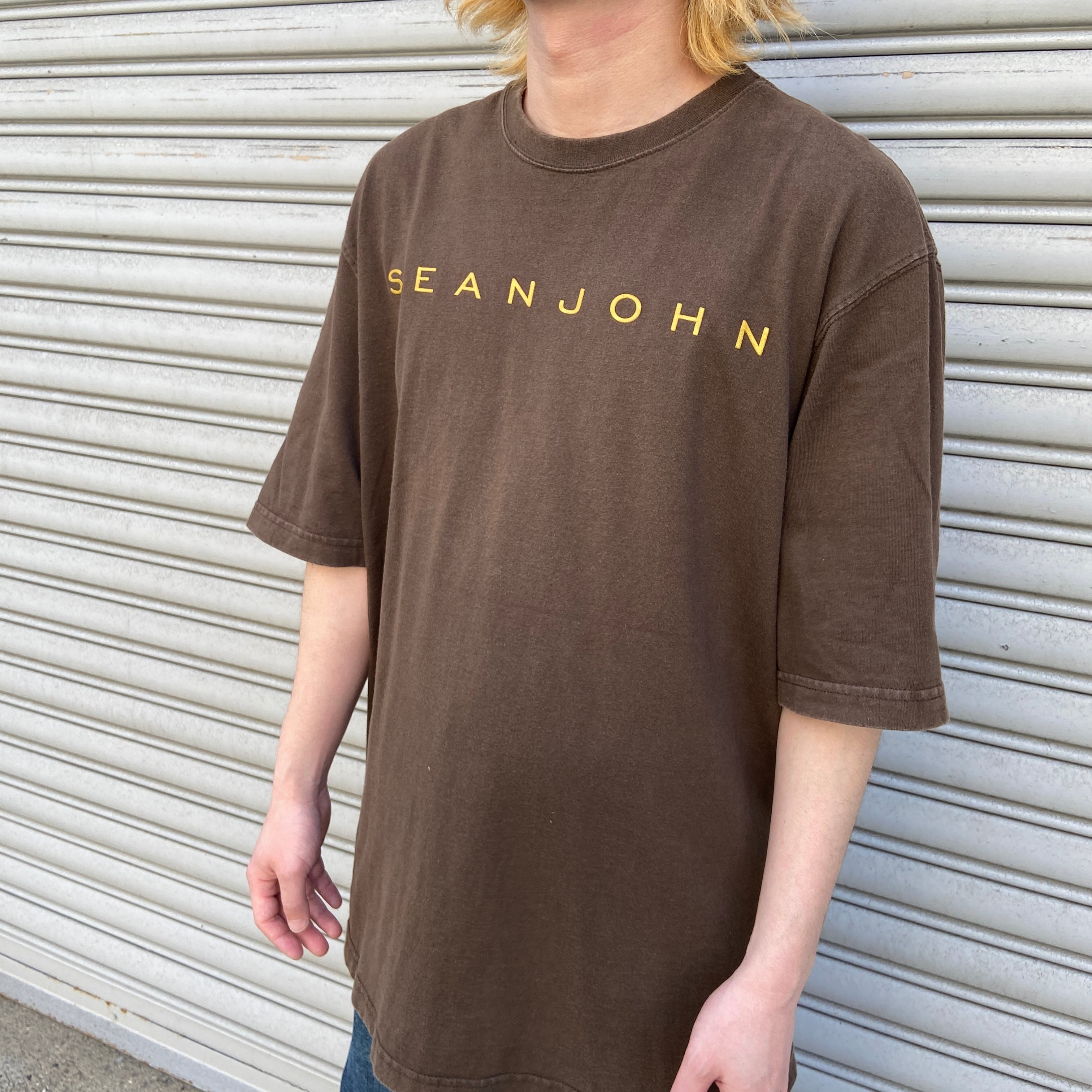 送料無料』Sean John ショーンジョン ロゴプリントTシャツ XL ブラウン ...