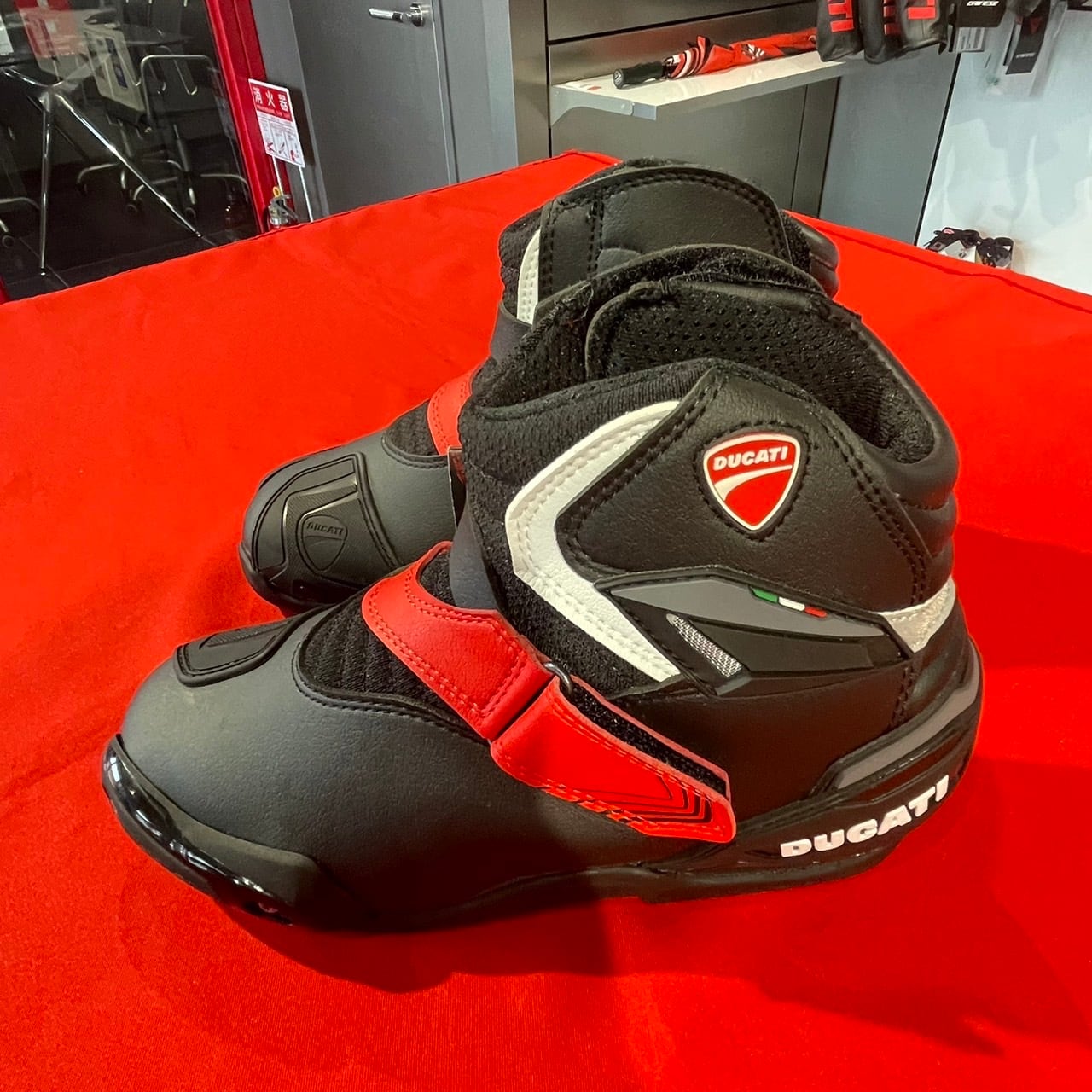 Ducati Theme 【低テクニカルブーツ】 | ドゥカティ千葉セントラル