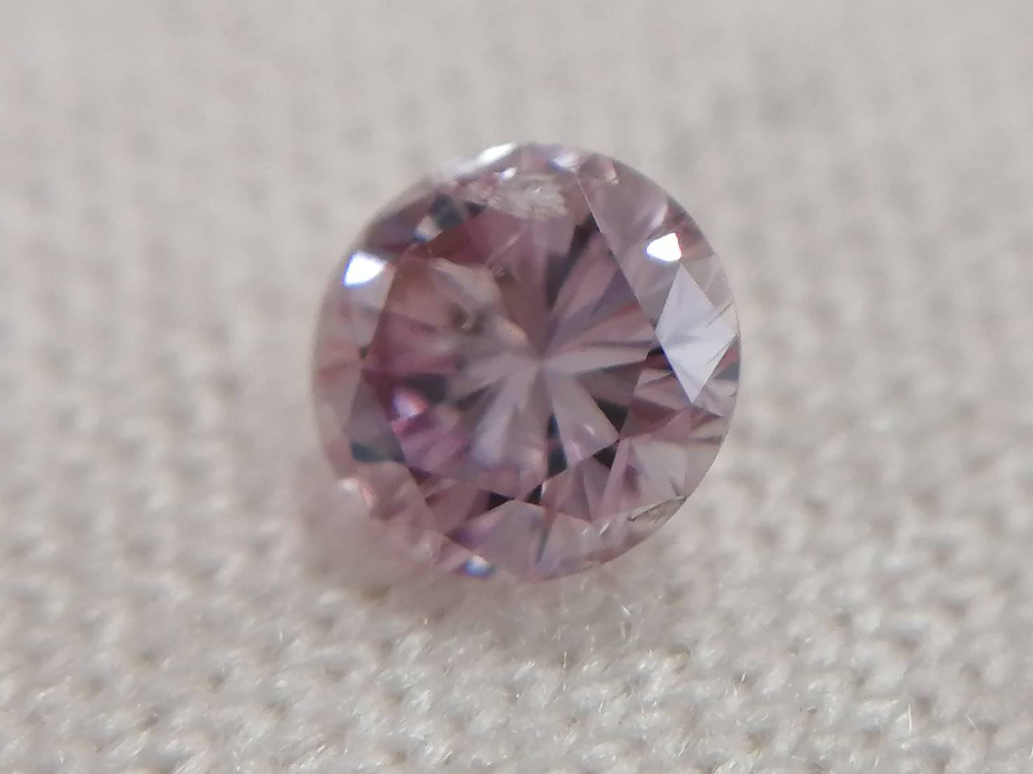 ピンクダイヤモンド 0.041ct Fancy Purple  Pink CGL