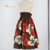 フラダンス 衣装 パウスカート ブラウン系 ハイビスカス柄 ハワイアンプリント アロハ レッスン 練習 フラ ダンス ハワイアン ダブル スカート かわいい おしゃれ 上品 大人っぽい 華やか ホワイト系 オレンジ系 茶 橙 白 フリル スカート 女性用 かわいいデザイン 使いやすい 織柄 リゾート ダンスウェア