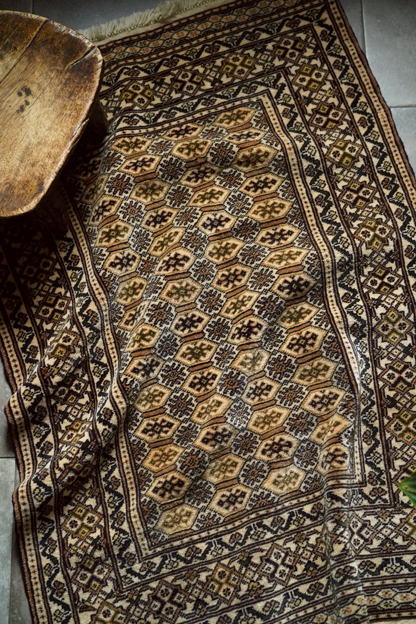 2127-Vintage Turkmen rug